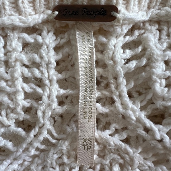 FREE PEOPLE TOP - Picture 4 of 6